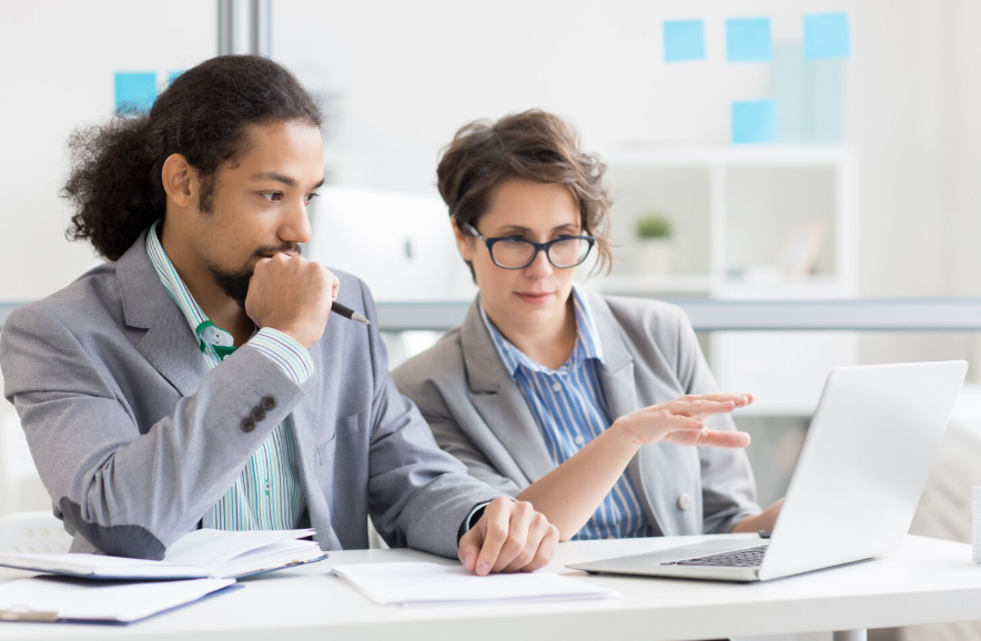 student learning through job shadowing vs internships with professional guidance in workplace setting